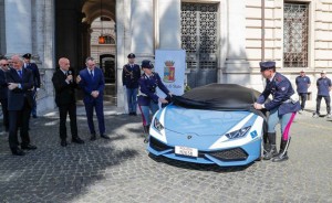 意大利警方获赠兰博基尼Huracan警车