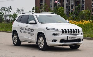 Jeep自由光现金优惠2.5万元 现车在售